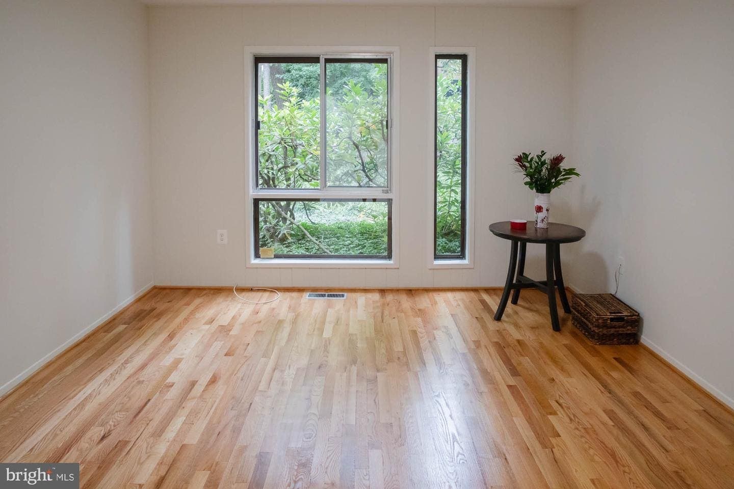 9504 Woodington Dr, Potomac, MD 20854 — photo 12
