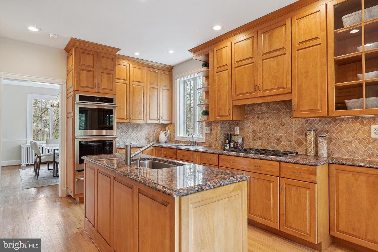 3919 Oliver St, Chevy Chase, MD 20815 — photo 9